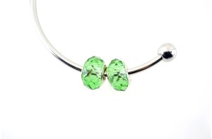 Charm tip pandora oval fatetat - smarald